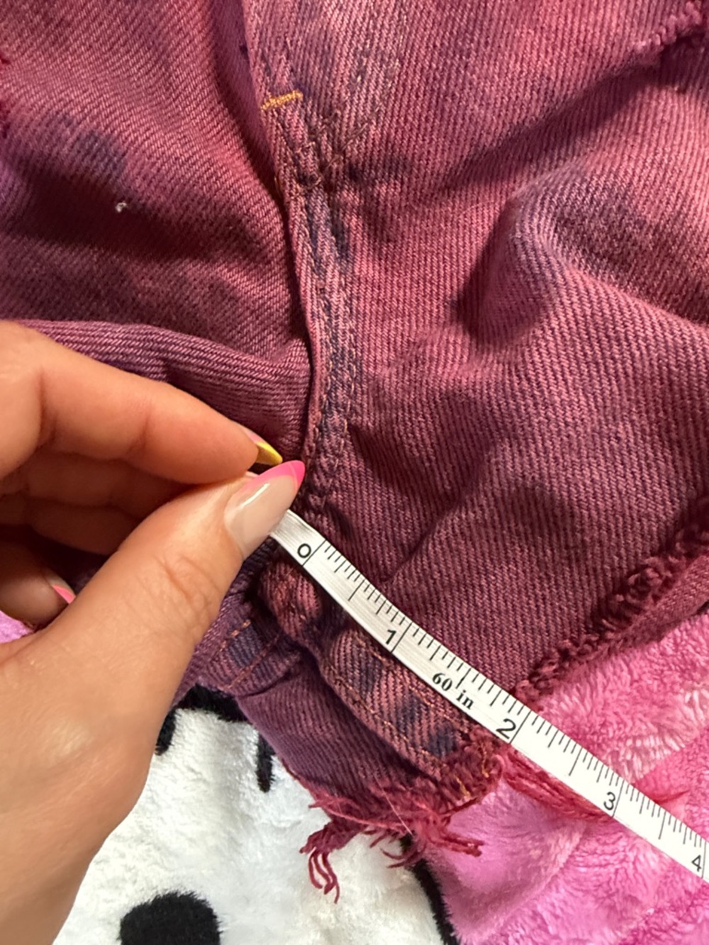 Distressed High-Waist Denim Shorts burgundy - Picture 9 of 9